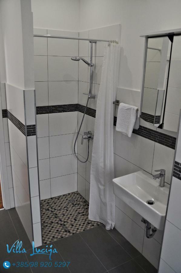Rooms Villa Lucija 克拉列维察 外观 照片